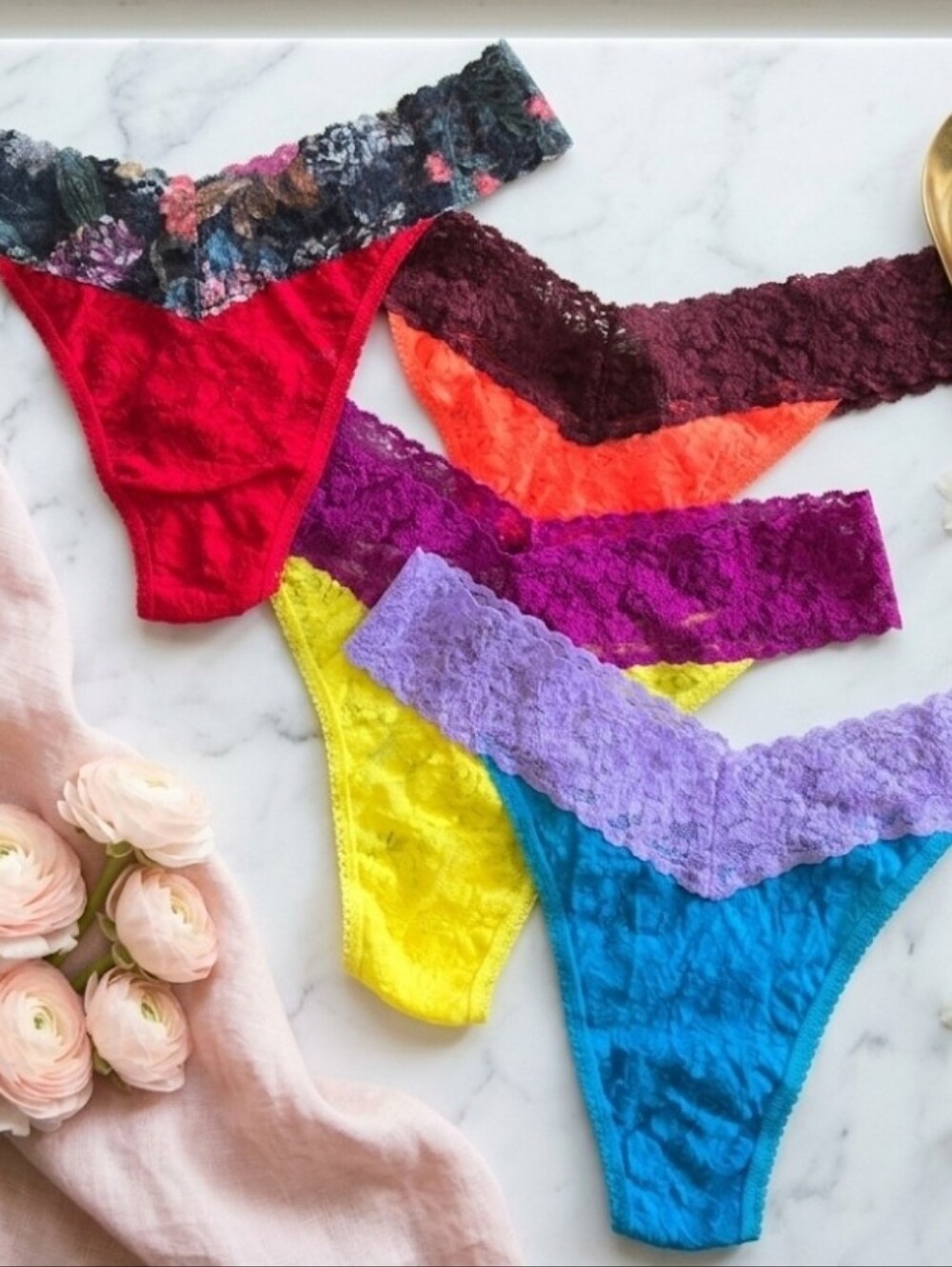 Nwt Bundle/ Lot Of 4 Hanky Panky Original Rise Signature Lace Thongs Size OS - Picture 2 of 6